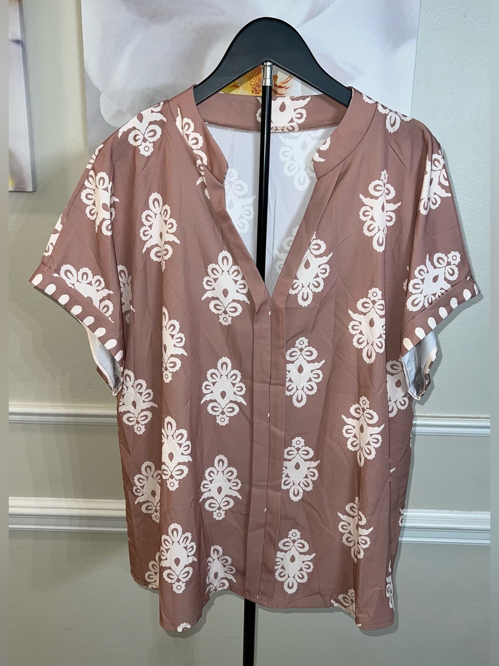 Women's Plus Size 1XL Graphic Blouse Short Sleeve Notched Split-Neck Boho Shirt!